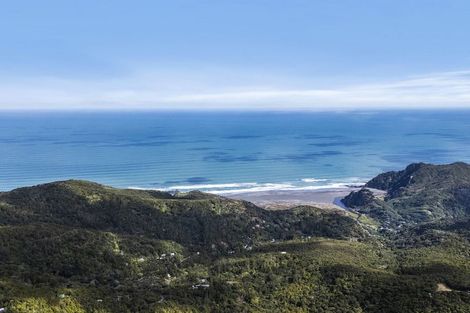 Photo of property in 62 Lone Kauri Road, Karekare, Auckland, 0772