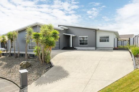Photo of property in 1 Tennyson Avenue, Kelvin Grove, Palmerston North, 4414