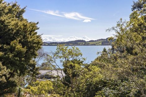 Photo of property in 6 Te Papa Road, Kawakawa Bay, Papakura, 2585