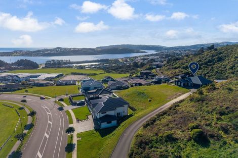 Photo of property in 7 Kaiteriteri Close, Aotea, Porirua, 5024