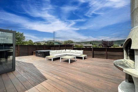 Photo of property in 1 Montgomery Crescent, Kinloch, Taupo, 3377