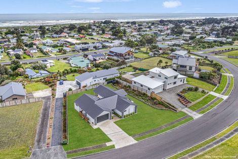 Photo of property in 20 Taonui Street, Waitarere Beach, Levin, 5510