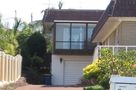 Photo of property in 1/20 Churchill Road, Murrays Bay, Auckland, 0630