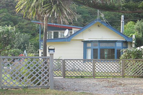 Photo of property in 42 Happy Valley Road, Owhiro Bay, Wellington, 6023