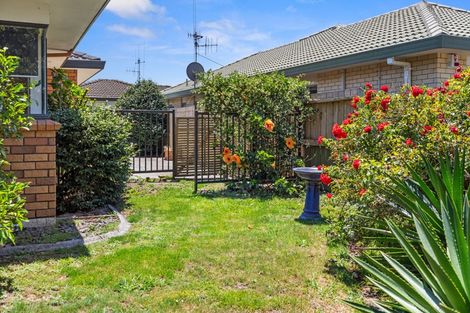 Photo of property in 24 Evansbel Place, Papamoa Beach, Papamoa, 3118