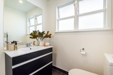 Photo of property in 132 Lancaster Road, Beach Haven, Auckland, 0626