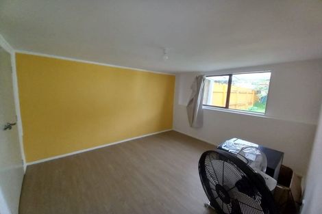 Photo of property in 114 Cobham Crescent, Kelston, Auckland, 0602