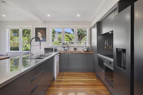 Photo of property in 2 Mascot Street, Tawa, Wellington, 5028