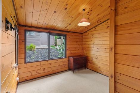 Photo of property in 14 Redmount Place, Red Hill, Papakura, 2110