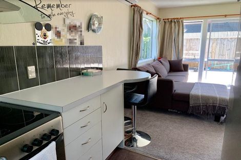 Photo of property in 2/13 Oswald Crescent, Paparangi, Wellington, 6037