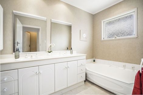 Photo of property in 15 Silva Crescent, Riverlea, Hamilton, 3216