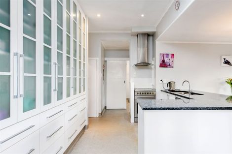 Photo of property in 39 Titirangi Road, New Lynn, Auckland, 0600