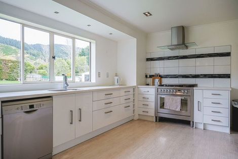 Photo of property in 20 Maui Pomare Road, Nikau Valley, Paraparaumu, 5032