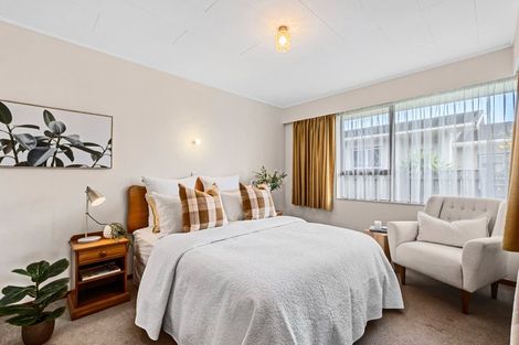 Photo of property in 2 Tiverton Crescent, Whalers Gate, New Plymouth, 4310