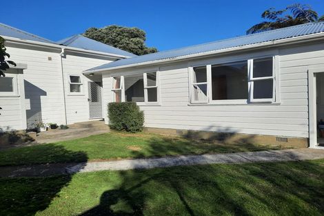 Photo of property in 19a Farm Road, Northland, Wellington, 6012