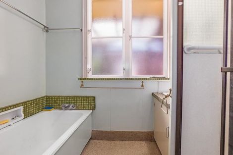 Photo of property in 11 Iti Grove, Waikanae, 5036