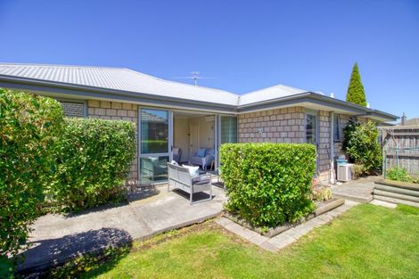 Photo of property in 2/335 Main South Road, Hornby, Christchurch, 8042