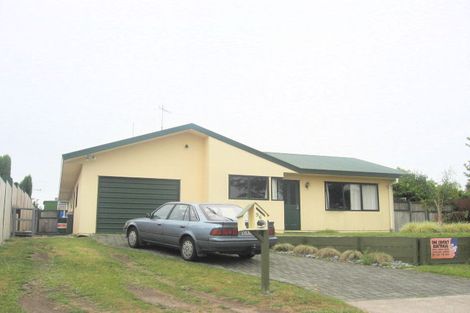 Photo of property in 56 Fairview Place, Te Puke, 3119