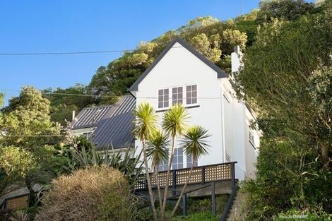 Photo of property in 44 Queens Drive, Lyall Bay, Wellington, 6022