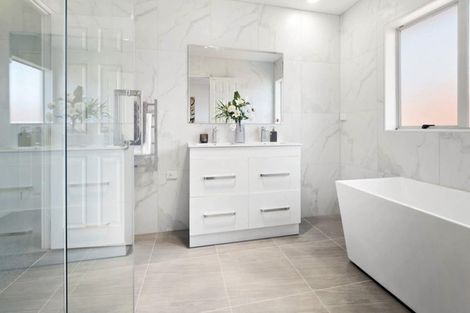 Photo of property in 1 Faldo Drive, Golflands, Auckland, 2013