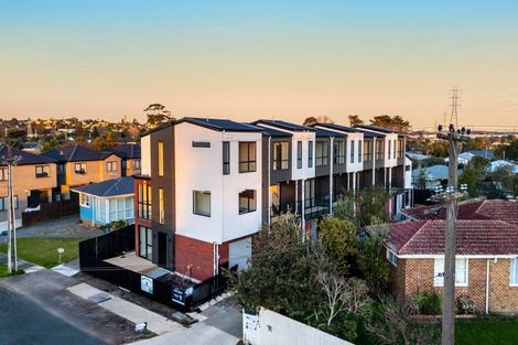 Photo of property in 6/32 Tiraumea Drive, Pakuranga, Auckland, 2010