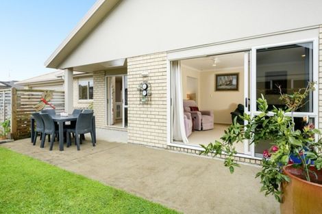 Photo of property in 2/100 Millers Road, Brookfield, Tauranga, 3110