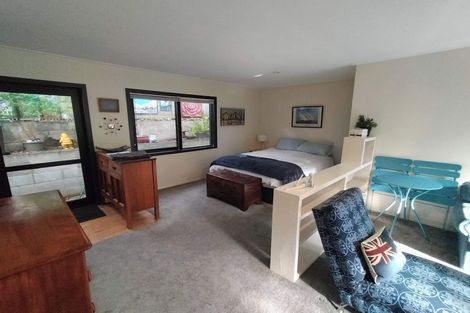 Photo of property in 261 Karaka Bay Road, Karaka Bays, Wellington, 6022