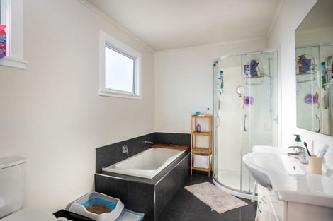 Photo of property in 26 Breakwater Road, Moturoa, New Plymouth, 4310