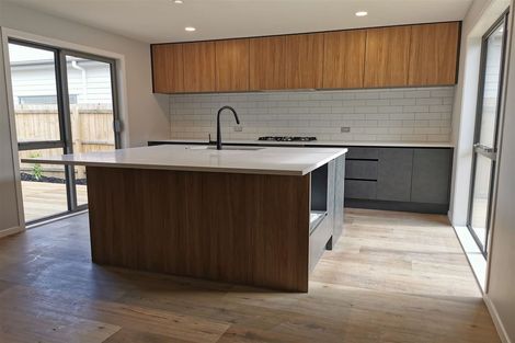 Photo of property in 24 Tarras Road, Kumeu, 0810