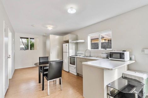 Photo of property in 9/242 Great North Road, Henderson, Auckland, 0612