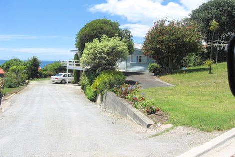 Photo of property in 24 Seaview Road, Cable Bay, 0420