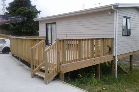 Photo of property in 232 Triangle Road, Massey, Auckland, 0614