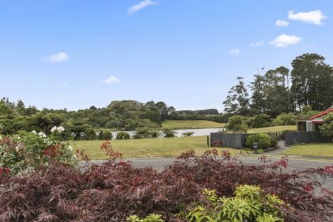 Photo of property in 10 Kororako Grove, Whalers Gate, New Plymouth, 4310
