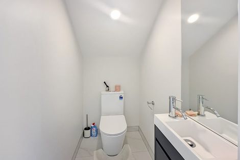 Photo of property in 42d Farringdon Street, Glen Innes, Auckland, 1072