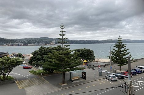 Photo of property in 3/154 Oriental Parade, Oriental Bay, Wellington, 6011