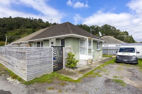 Photo of property in 2/15 Lane Street, Wallaceville, Upper Hutt, 5018