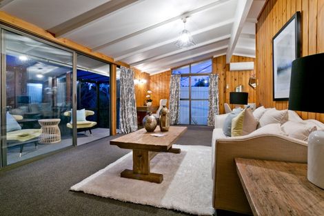 Photo of property in 69 Peach Road, Glenfield, Auckland, 0629