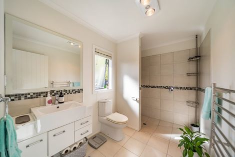 Photo of property in 140 Norana Road, Timberlea, Upper Hutt, 5018