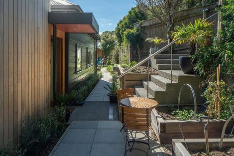 Photo of property in 62 The Crescent, Roseneath, Wellington, 6011