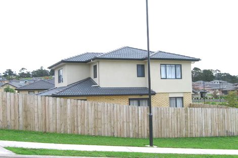Photo of property in 18 Bibury Avenue, Henderson, Auckland, 0612