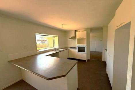 Photo of property in 22 Matilda Place, Weymouth, Auckland, 2103