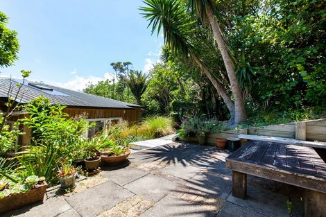 Photo of property in 119 Seaview Road, Piha, New Lynn, 0772