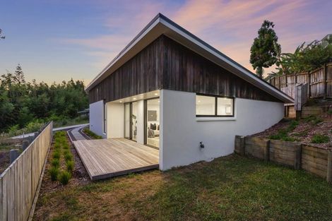 Photo of property in 115 Tirimoana Road, Te Atatu South, Auckland, 0602