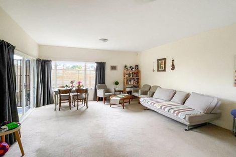 Photo of property in 1/112 Clarence Street, Hamilton Lake, Hamilton, 3204