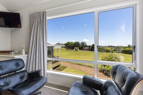 Photo of property in 14 Cyclades Place, Shelly Park, Auckland, 2014