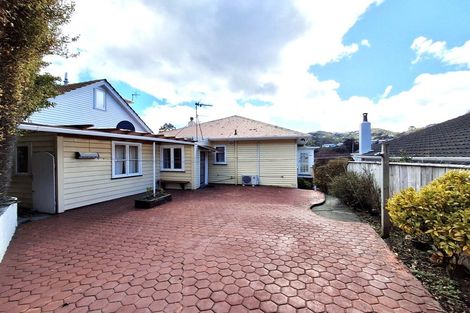 Photo of property in 7 Collier Avenue, Karori, Wellington, 6012