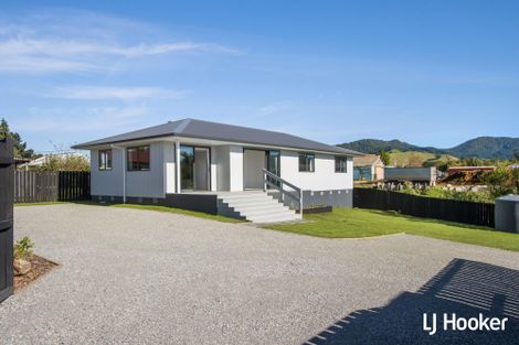 Photo of property in 46 Roberts Street, Tawa, Wellington, 5028