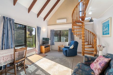 Photo of property in 2 Ono Street, Waikanae Beach, Waikanae, 5036