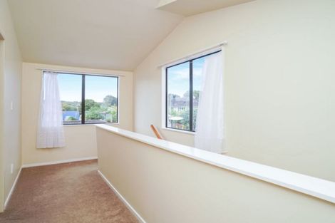 Photo of property in 2/89 Portage Road, New Lynn, Auckland, 0600