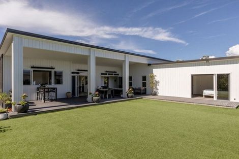 Photo of property in 9 Washingtonia Way, Omokoroa, 3114